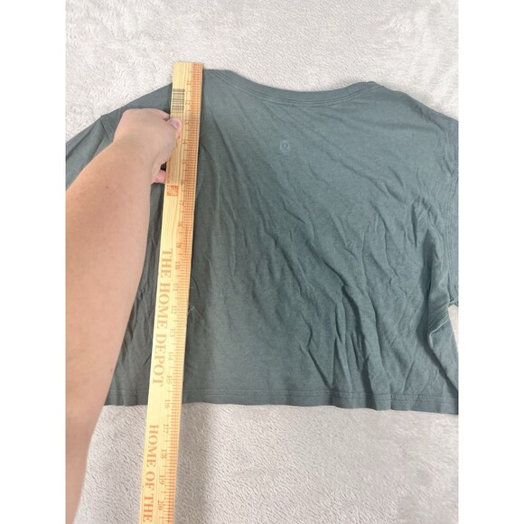 Lululemon Cortes T-Shirt Crop Light Green Size 8 Running Casual Pullover - Picture 6 of 7